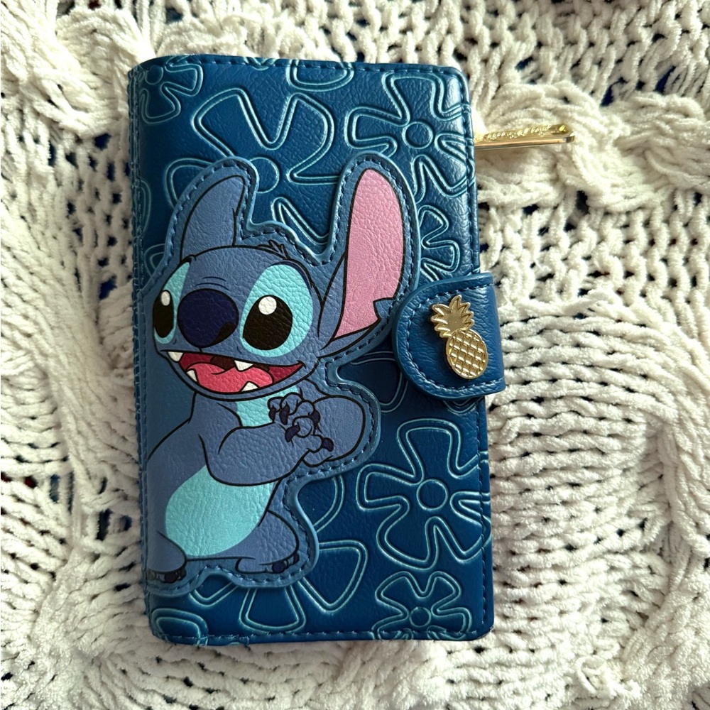 Disney Stitch Loungefly Wallet - Snap Flap Clutch